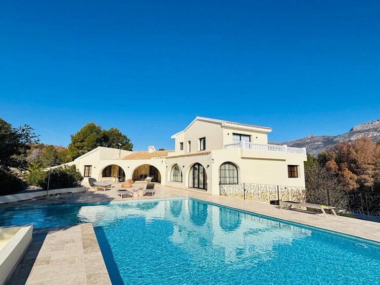 Villa for Sale in Costa Blanca Altea, Alicante 1