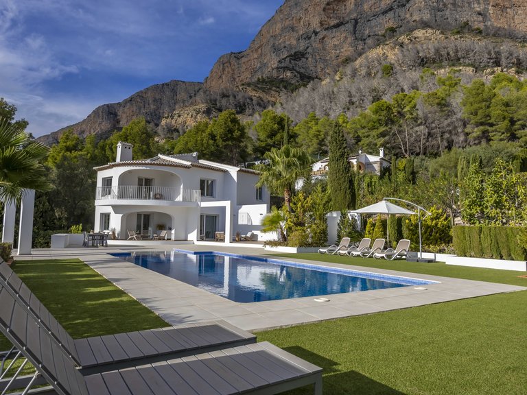 Villa for Sale in Costa Blanca Javea, Alicante 2
