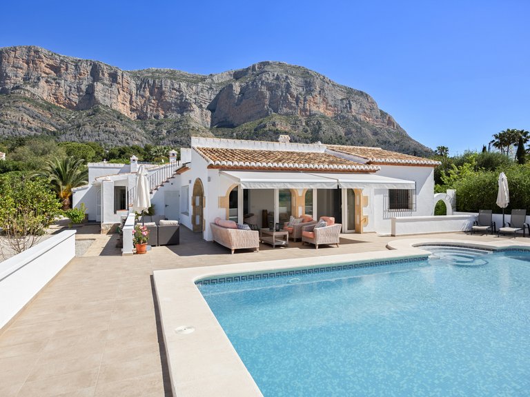 Villa for Sale in Costa Blanca Javea, Alicante 1