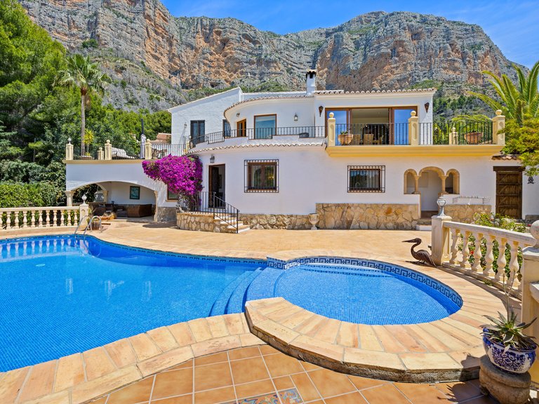Villa for Sale in Costa Blanca Javea, Alicante 1