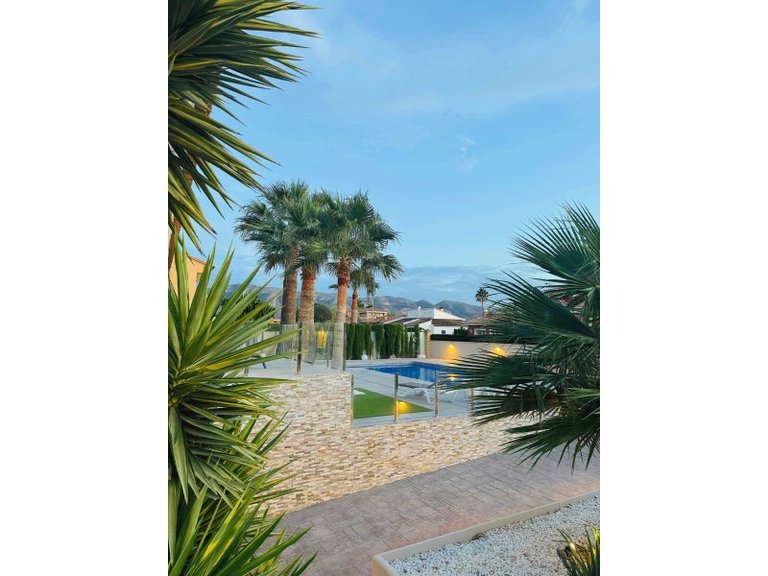 Villa for Sale in Costa Blanca Alfas Del Pi, Alicante 16