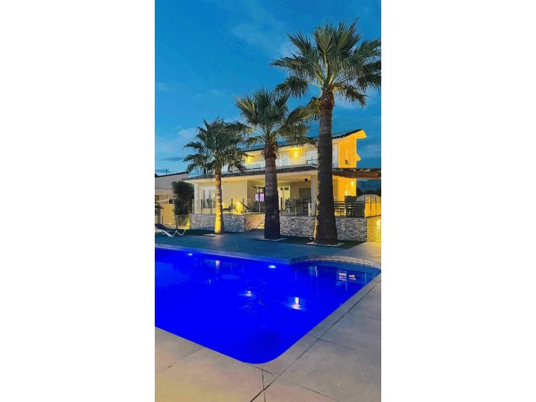 Villa for Sale in Costa Blanca Alfas Del Pi, Alicante 50