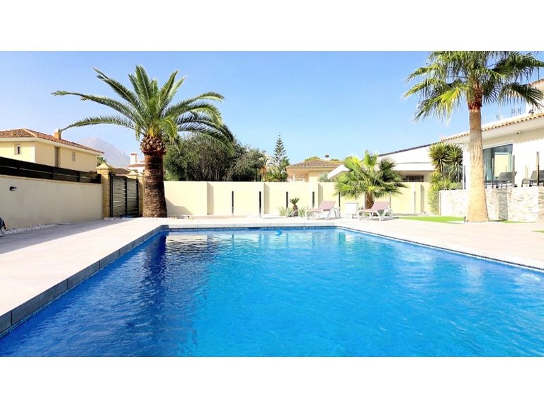 Villa for Sale in Costa Blanca Alfas Del Pi, Alicante 5