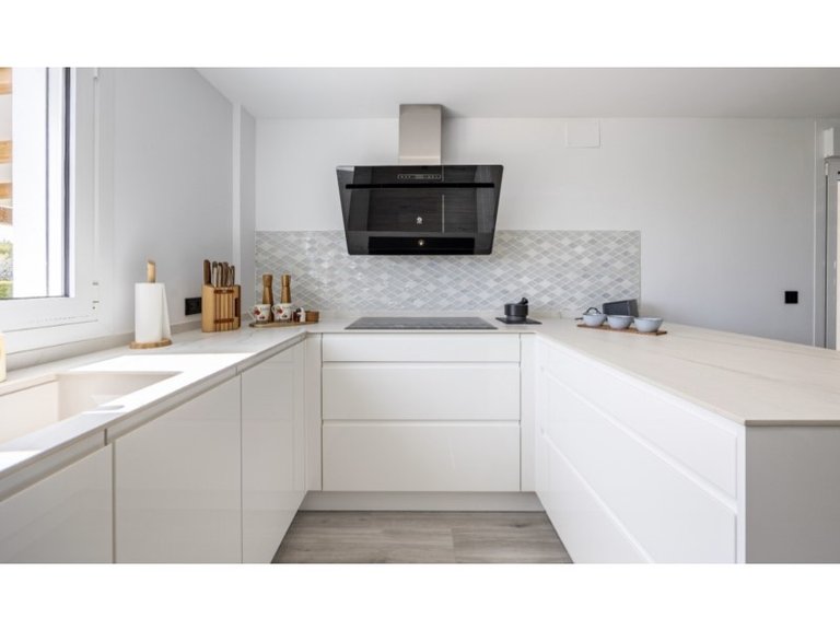 Villa for Sale in Costa Blanca Alfas Del Pi, Alicante 28