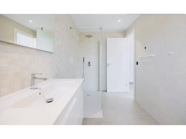 Villa for Sale in Costa Blanca Alfas Del Pi, Alicante 42