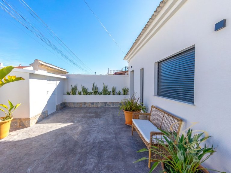 Villa for Sale in Costa Blanca Torrevieja, Alicante 4