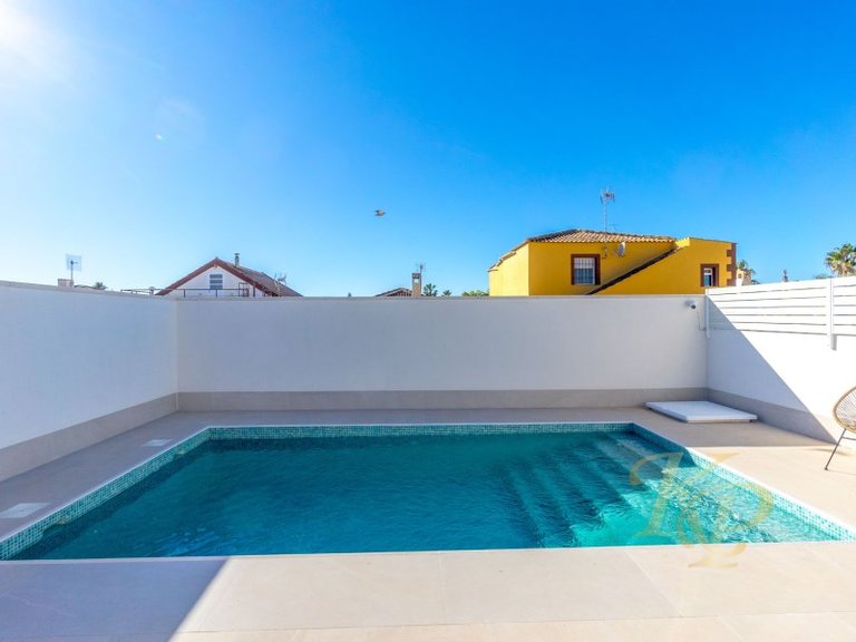 Villa for Sale in Costa Blanca Torrevieja, Alicante 22