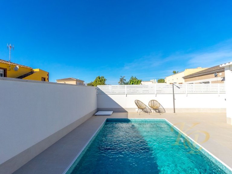 Villa for Sale in Costa Blanca Torrevieja, Alicante 23