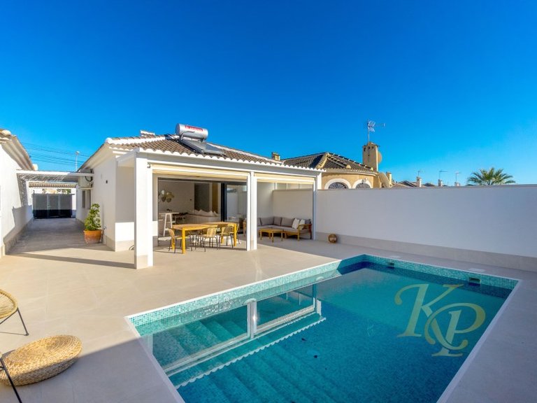 Villa for Sale in Costa Blanca Torrevieja, Alicante 25