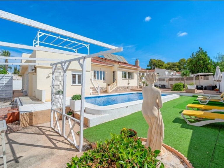 Villa for Sale in Inland Rojales, Alicante 5