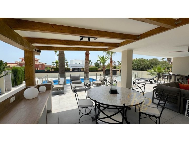 Villa for Sale in Costa Blanca Alfas Del Pi, Alicante 6