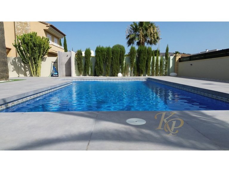 Villa for Sale in Costa Blanca Alfas Del Pi, Alicante 32