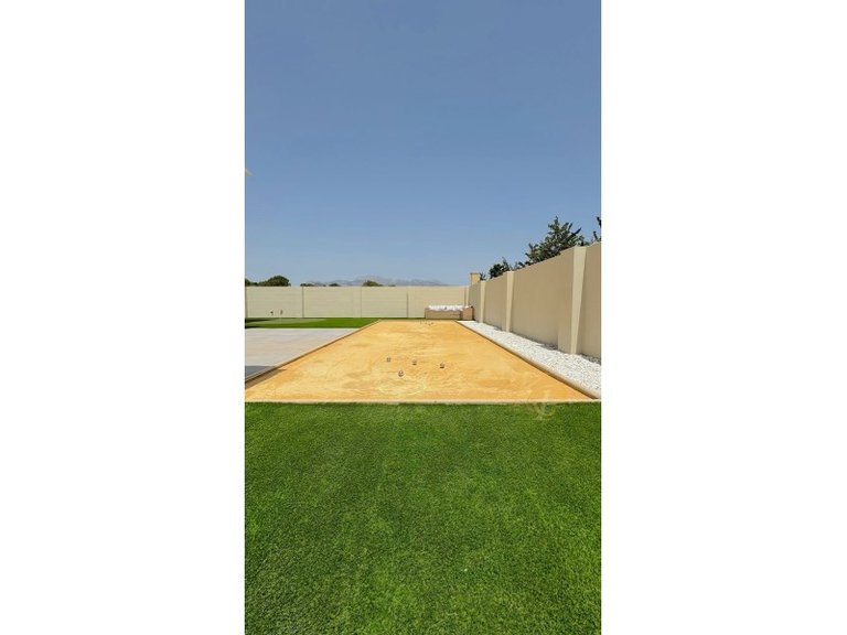 Villa for Sale in Costa Blanca Alfas Del Pi, Alicante 40