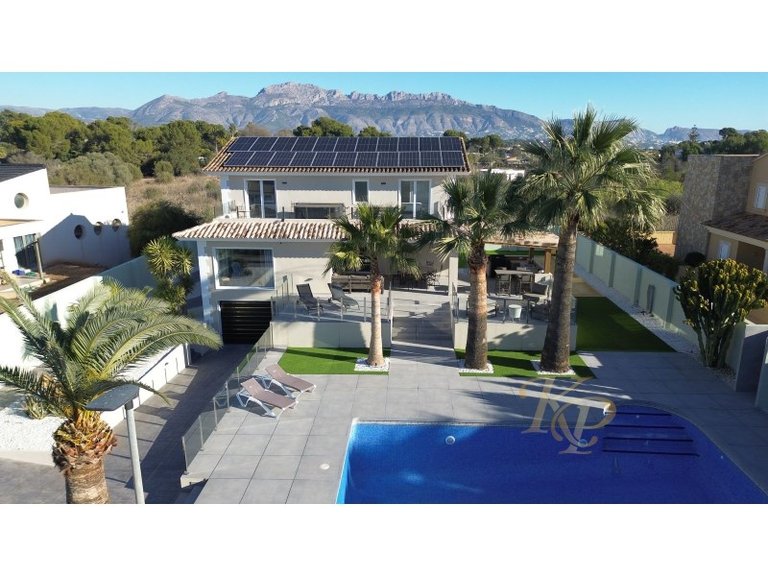 Villa for Sale in Costa Blanca Alfas Del Pi, Alicante 43