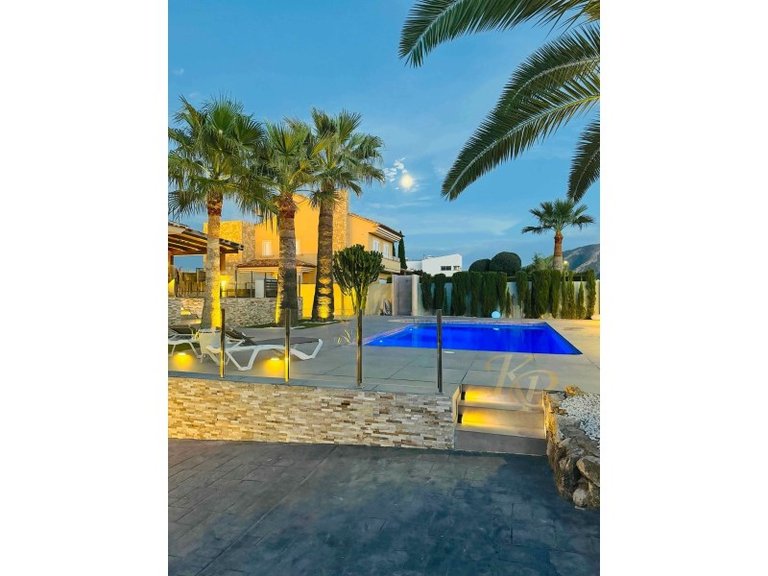 Villa for Sale in Costa Blanca Alfas Del Pi, Alicante 38