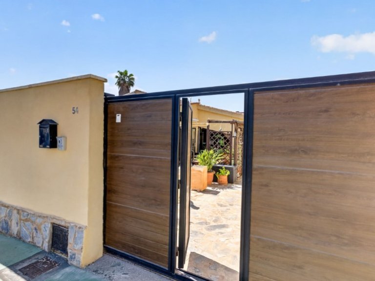Villa for Sale in Torrevieja, Alicante 32