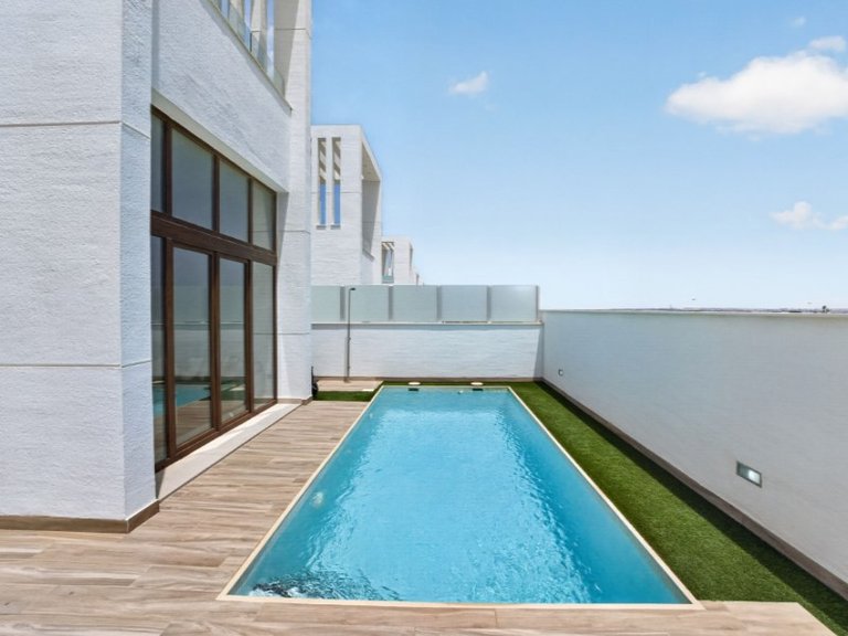 Villa for Sale in Torrevieja, Alicante 3