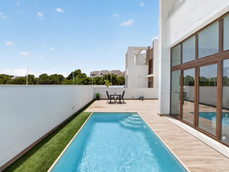 Villa for Sale in Torrevieja, Alicante 4