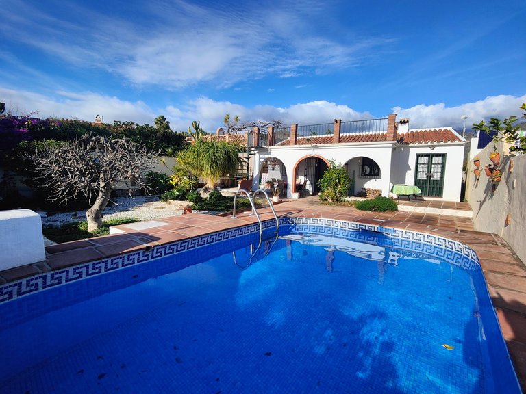 Villa for Sale in Los tablasos, Nerja, Malaga 1