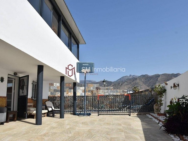 Villa for Sale in Avda Pescia - Ctra de Frigiliana, Nerja, Malaga 3
