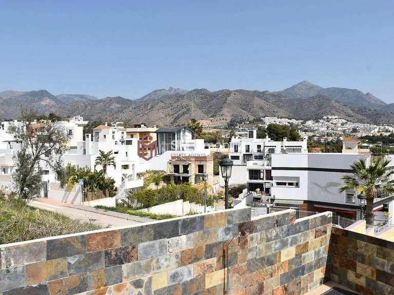 Villa for Sale in Avda Pescia - Ctra de Frigiliana, Nerja, Malaga 4