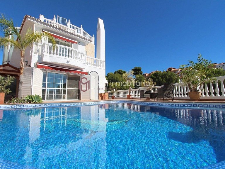 Villa for Sale in Avda Pescia - Ctra de Frigiliana, Nerja, Malaga 1