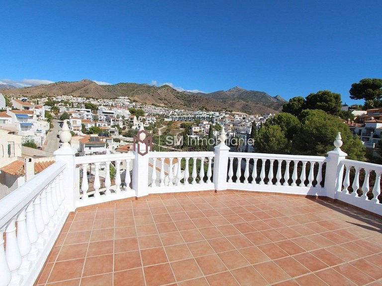 Villa for Sale in Avda Pescia - Ctra de Frigiliana, Nerja, Malaga 18
