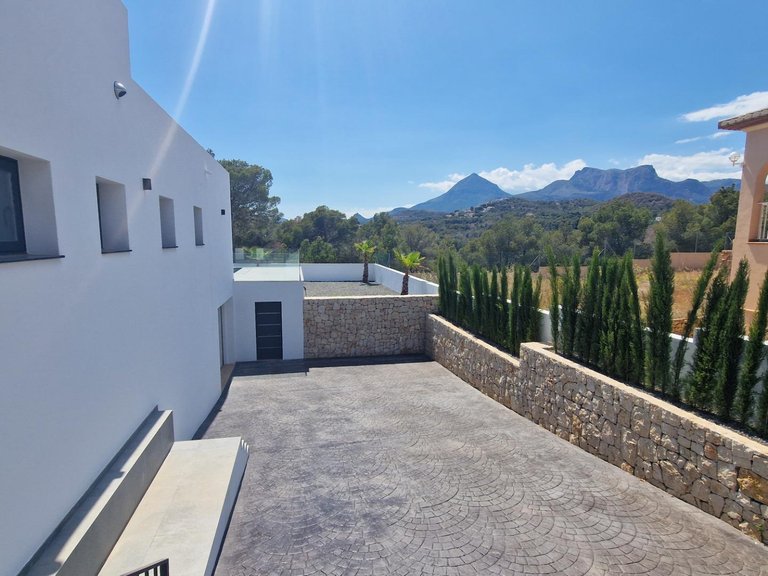 Villa for Sale in La Nucía, Alicante 16