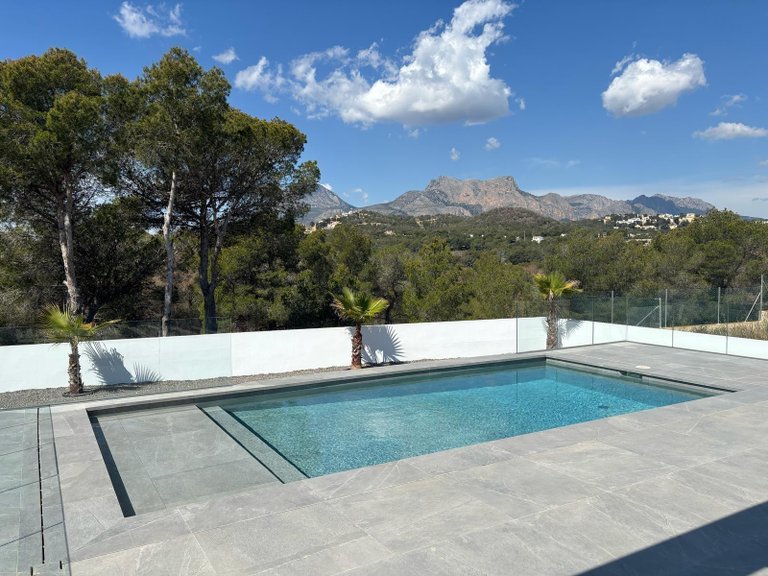 Villa for Sale in La Nucía, Alicante 2