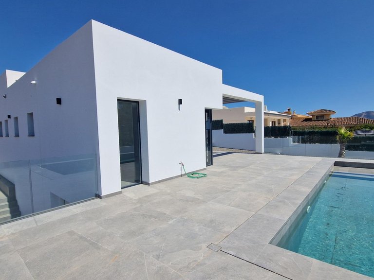 Villa for Sale in La Nucía, Alicante 24