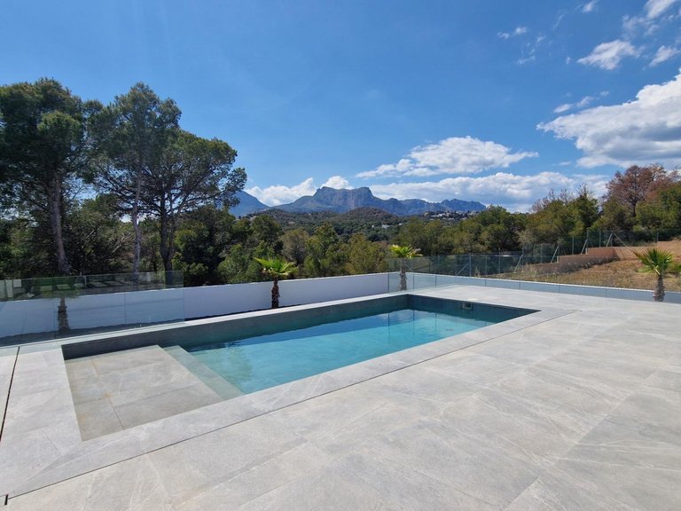 Villa for Sale in La Nucía, Alicante 25
