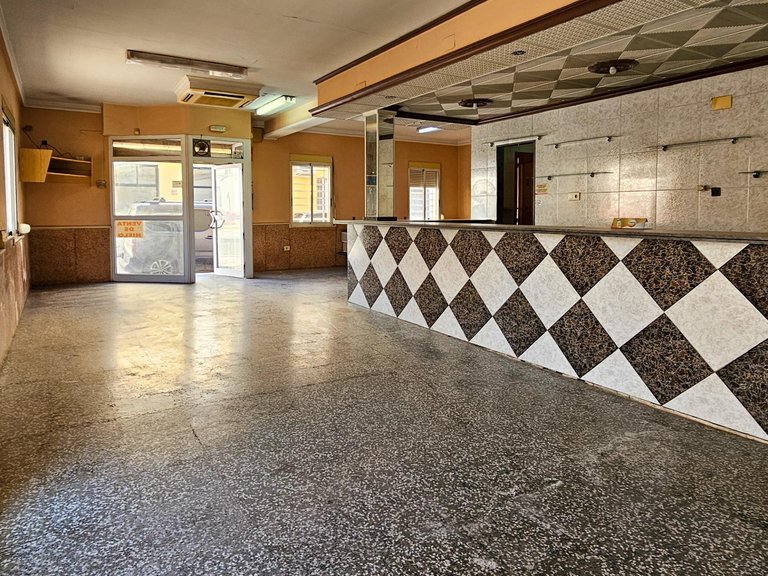 Commercial for Sale in Oliva, Valencia 1