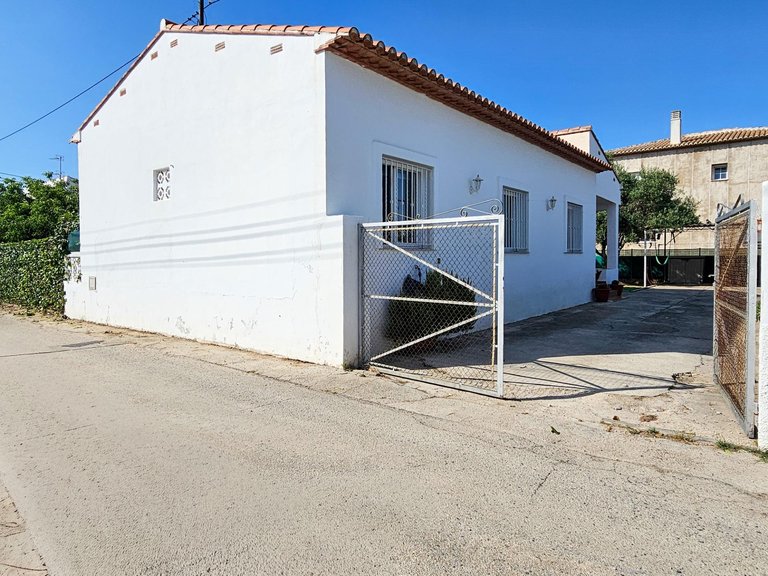 Villa for Sale in Oliva, Valencia 3