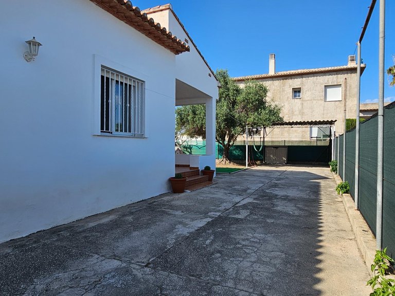 Villa for Sale in Oliva, Valencia 4