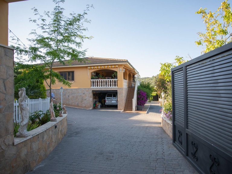 Villa for Sale in Benimarfull, Alicante 1