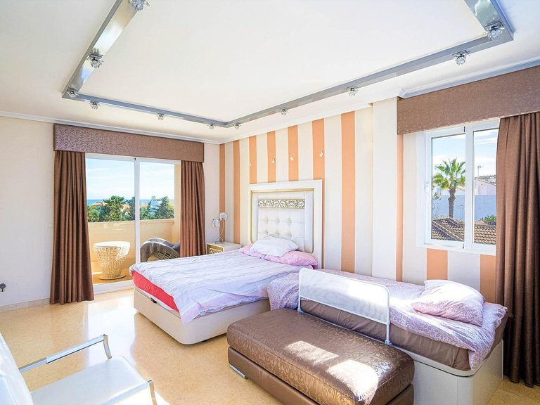 Villa for Sale in Costa Blanca Torrevieja, Alicante 22