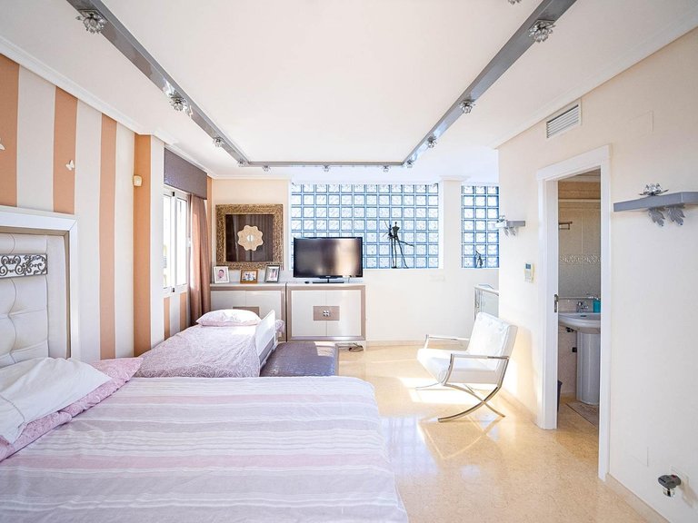 Villa for Sale in Costa Blanca Torrevieja, Alicante 23