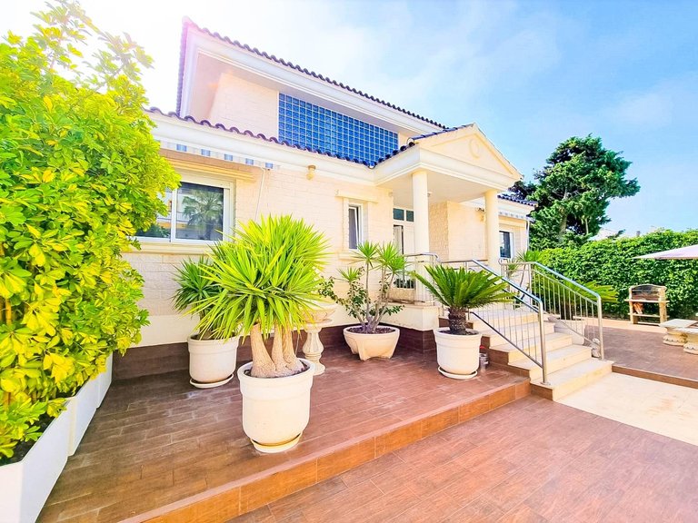 Villa for Sale in Costa Blanca Torrevieja, Alicante 41