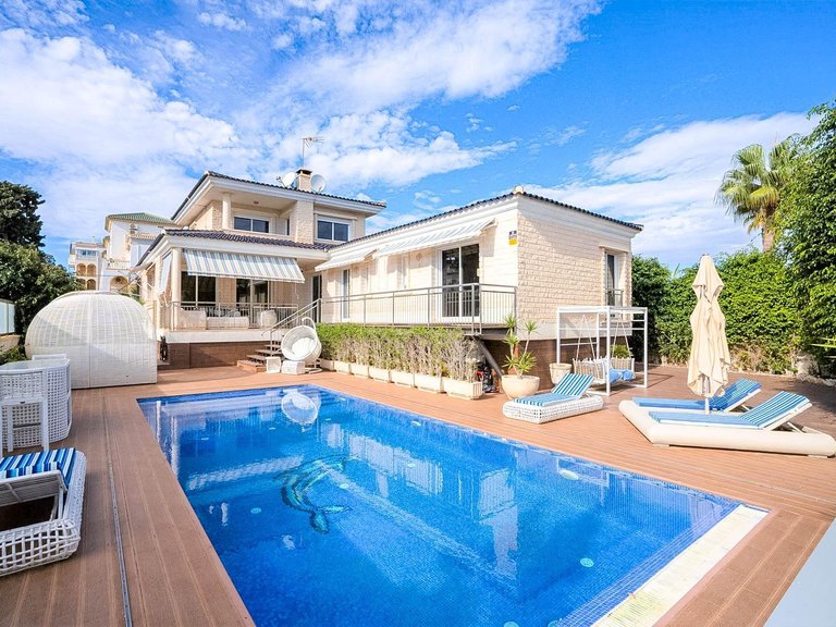 Villa for Sale in Costa Blanca Torrevieja, Alicante 43