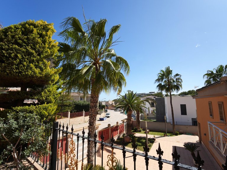 Villa for Sale in Costa Blanca Orihuela Costa, Alicante 32