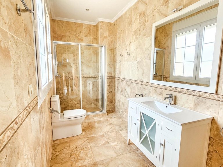 Villa for Sale in Costa Blanca Cabo Roig, Alicante 14