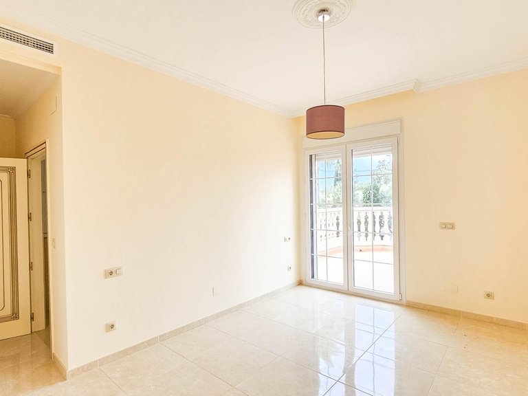 Villa for Sale in Costa Blanca Cabo Roig, Alicante 18