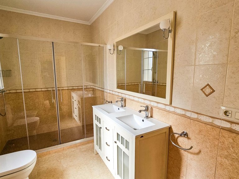 Villa for Sale in Costa Blanca Cabo Roig, Alicante 19