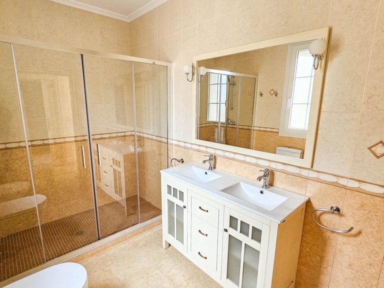 Villa for Sale in Costa Blanca Cabo Roig, Alicante 21