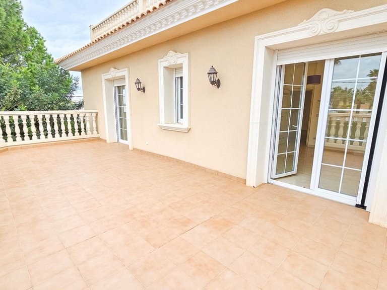 Villa for Sale in Costa Blanca Cabo Roig, Alicante 24