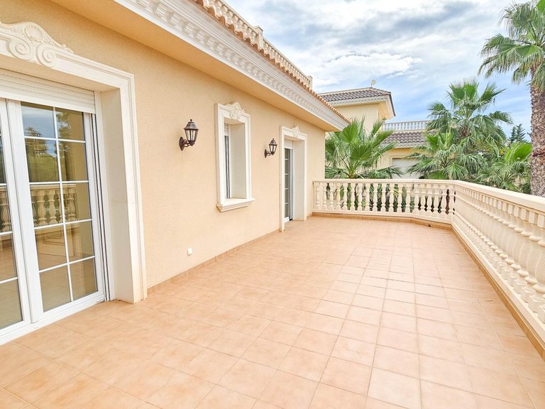 Villa for Sale in Costa Blanca Cabo Roig, Alicante 25