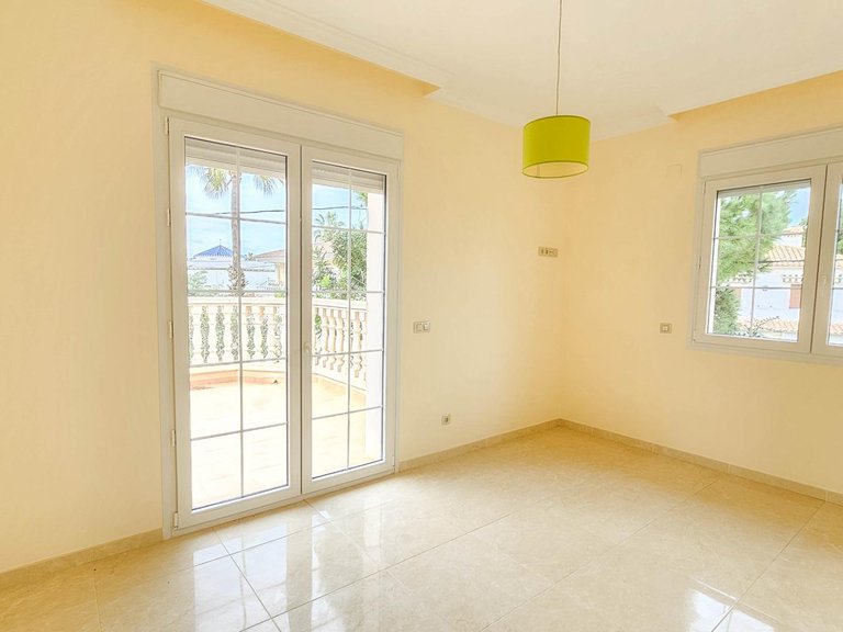 Villa for Sale in Costa Blanca Cabo Roig, Alicante 27