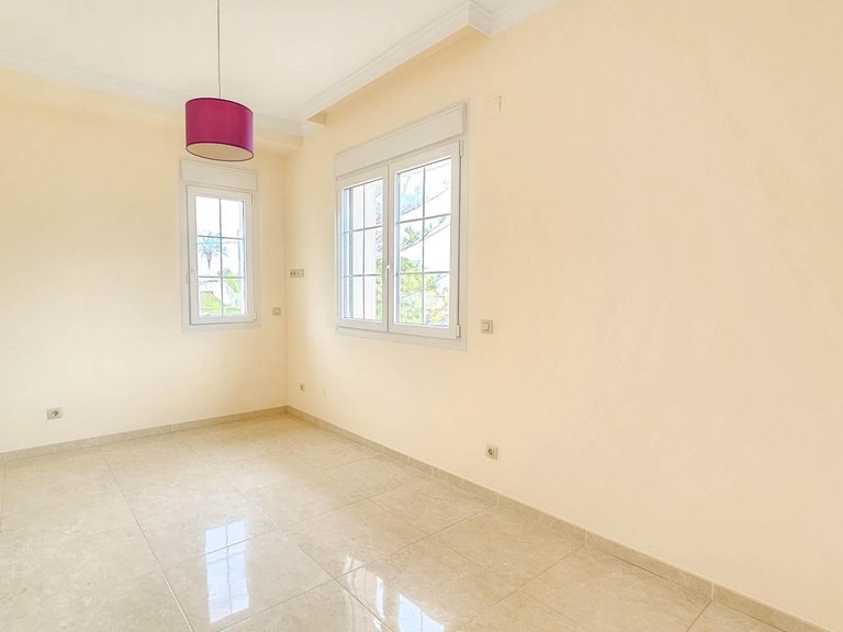 Villa for Sale in Costa Blanca Cabo Roig, Alicante 32