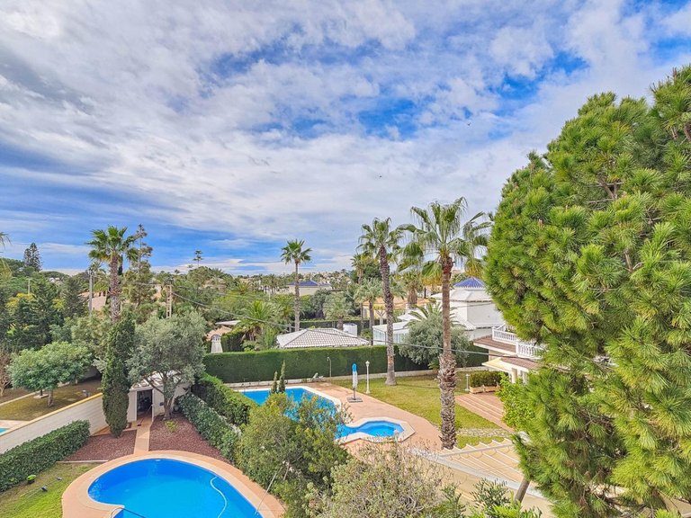 Villa for Sale in Costa Blanca Cabo Roig, Alicante 36
