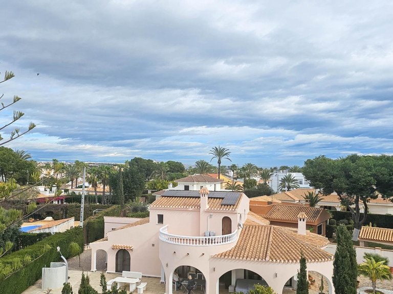 Villa for Sale in Costa Blanca Cabo Roig, Alicante 41